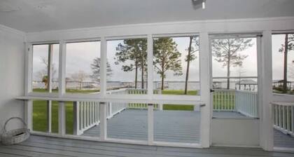 Bring Boat! Water-front-Private Beach-Pet Friendly Pet friendly, Sleeps 8