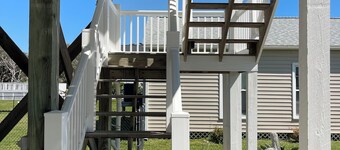 4-bedroom house in delightful Oak Island with WiFi, AC