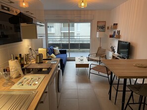 Refrigerador, microondas, horno y lavavajillas 