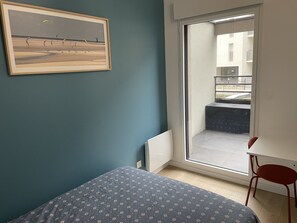 1 slaapkamer, een strijkplank/strijkijzer, wifi, beddengoed