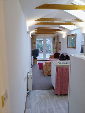 المنشأة من الداخل