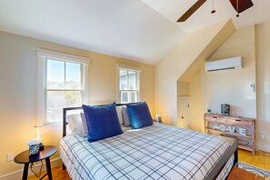 2 bedrooms, internet, bed sheets