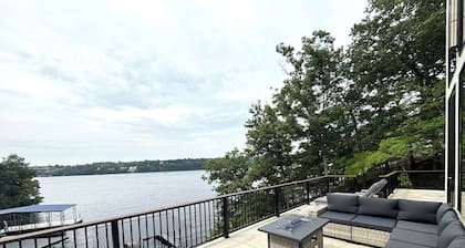 NEW Modern Lakefront Retreat, Game Lounge, Private Dock, Sauna, Panoramic Views!