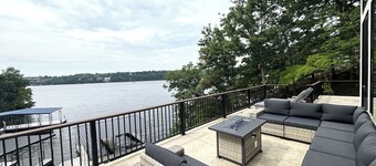 NEW Modern Lakefront Retreat, Game Lounge, Private Dock, Sauna, Panoramic Views!