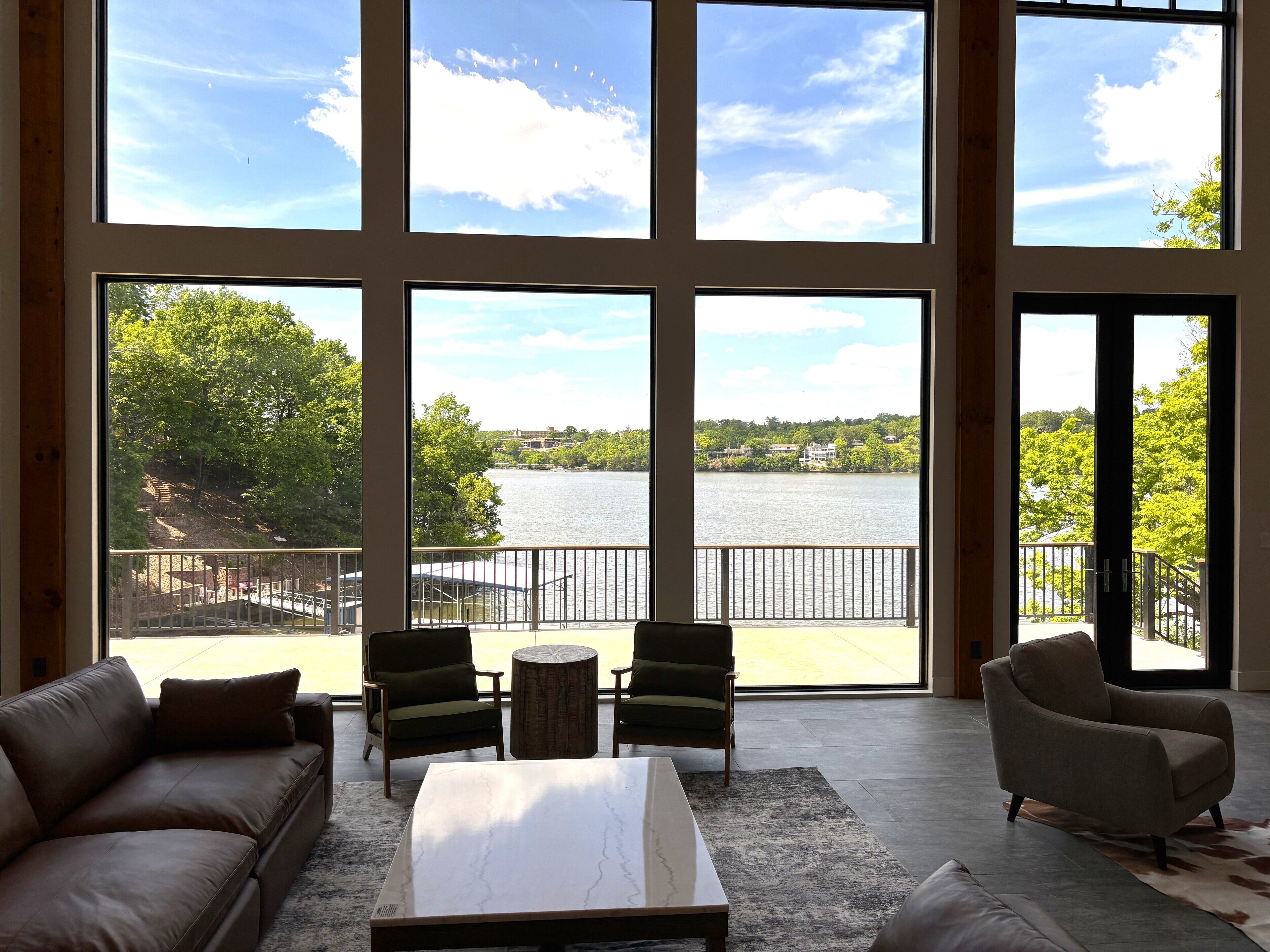 Smart-TV, peis, videospill og bøker