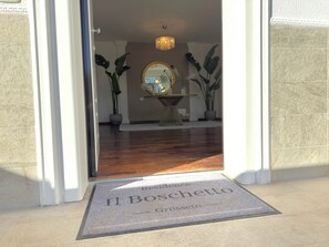 Entrée de l’hébergement