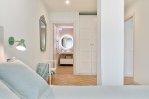 1 chambre, fer et planche à repasser, lit de bébé portatif, Wi-Fi