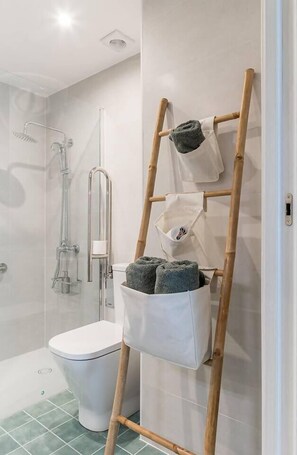 Hair dryer, towels