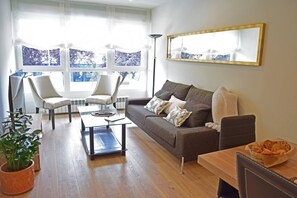 TV - Spacious apartment 9 min from the beach (Gijon)