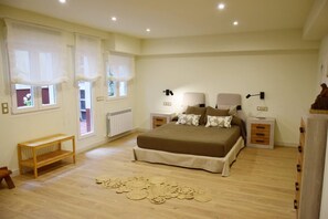 3 bedrooms, iron/ironing board, travel crib, free WiFi