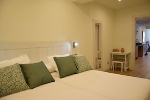 3 bedrooms, iron/ironing board, travel crib, free WiFi