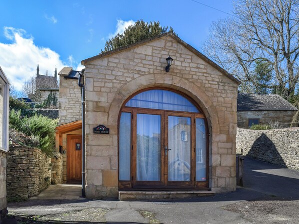 Exterior detail - A unique escape nestled within the popular village of Blockley. (Blockley, near Moreton-in-Marsh)