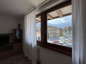 Apartment, Smoking