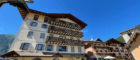 2 عدّة غرف نوم