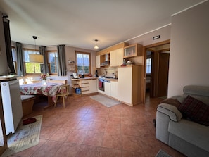 Apartment | 2 bedrooms - 015 Trilocale Piano Terra Giustino (Giustino)
