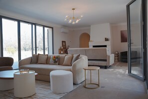 Computer monitors, printers - Sublime country house with swimming pool. Absolute peace and quiet in the heart of the Luberon (Roussillon)