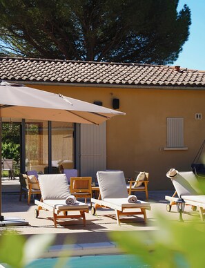 Terrace/patio - Sublime country house with swimming pool. Absolute peace and quiet in the heart of the Luberon (Roussillon)