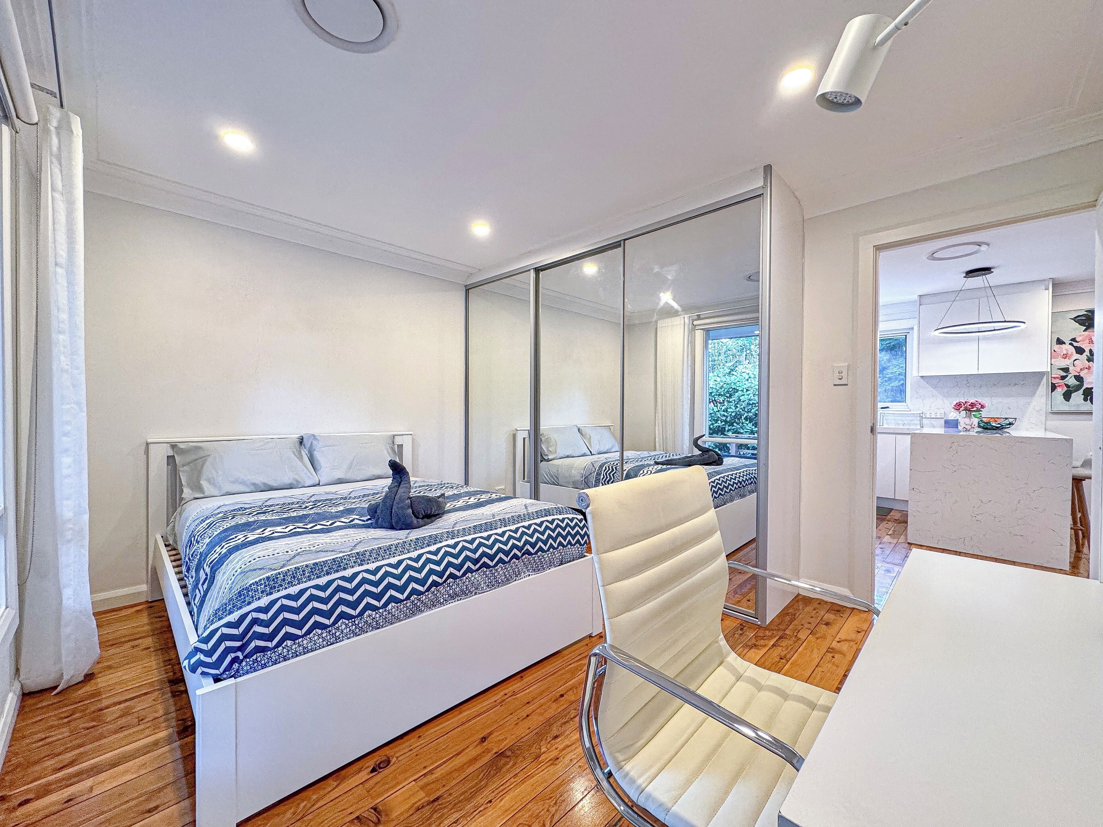 4 bedrooms, desk, iron/ironing board, free WiFi