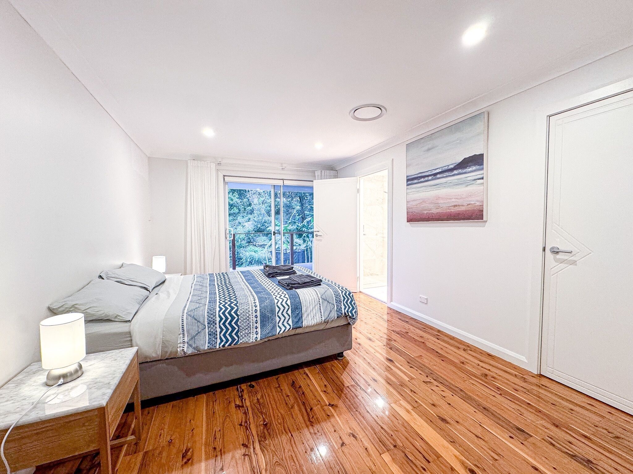 4 bedrooms, desk, iron/ironing board, free WiFi