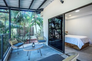 4 bedrooms, in-room safe, desk, iron/ironing board - Casa Toucan –  Tropical Beachside house in a Gated Community (Jacó)