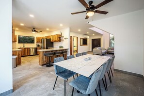 Interior - Casa Toucan –  Tropical Beachside house in a Gated Community (Jacó)