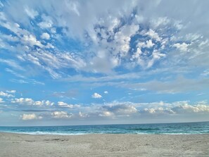 Beach nearby, sun loungers, beach towels