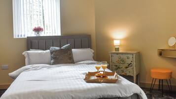 3 bedrooms, free WiFi, bed sheets