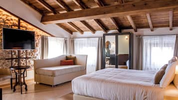 Suite, Flussblick | 1 Schlafzimmer, Zimmersafe, kostenloses WLAN