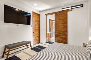 1 chambre, fer et planche à repasser, accès Internet, draps fournis