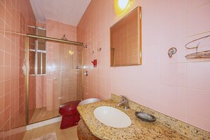 Bathroom - Rj03 Ipanema Ap 2 quartos 200m da praia (Rio de Janeiro)