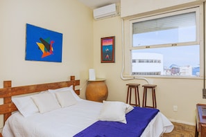 Apartment | 2 bedrooms, blackout drapes, iron/ironing board, free WiFi - Rj03 Ipanema Ap 2 quartos 200m da praia (Rio de Janeiro)