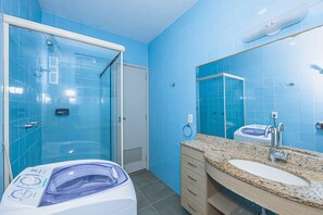 Bathroom - Rj03 Ipanema Ap 2 quartos 200m da praia (Rio de Janeiro)