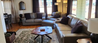 Front Row Views to Lambeau Field in this Spacious 4-bedroom house!