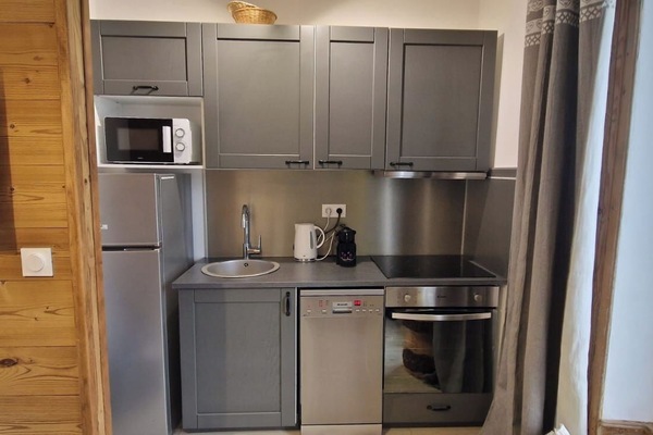 Microonde, forno, piano cottura, lavastoviglie