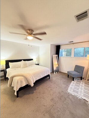 3 Schlafzimmer, Schreibtisch, Bügeleisen/Bügelbrett, kostenloses WLAN