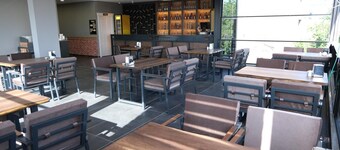 อาเมด ซูร์ โรงแรม