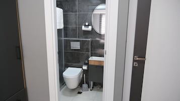 Soundproofing, free WiFi