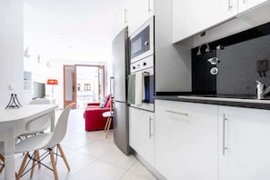 Refrigerador, microondas, horno y tostadora 