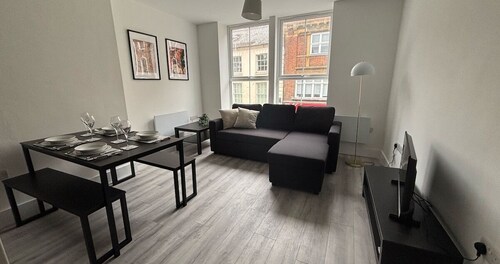 Inviting 2 Bed Apartment - Wi-Fi