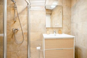 Bathroom - Loft located in the city center with a large terrace and good sun exposure (Tavira)