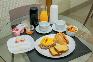 Free daily continental breakfast