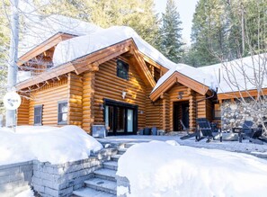 Exterior - Luxury Log Cabin Retreat in Warm Springs, Sun Valley Idaho (Ketchum)
