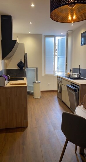 Micro-ondas, fogão, cooktop, lava-louças