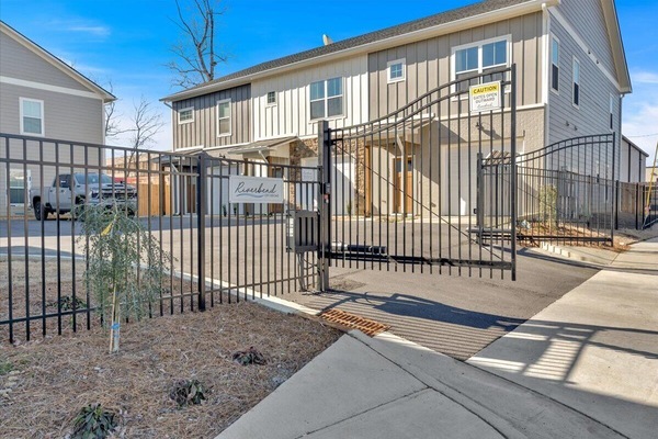 A secure gate to add privacy and peace of mind