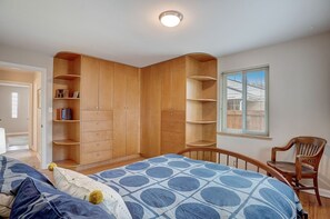 2 bedrooms, desk, iron/ironing board, free WiFi