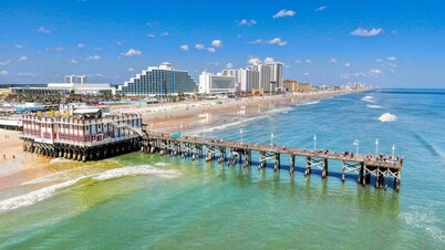 NEW Oceanfront Luxe Beach Escape @ Ocean Walk Resort + 4 Pools + Lazy River