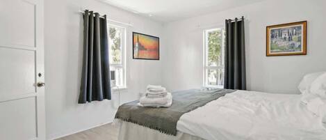 2 bedrooms, iron/ironing board, WiFi, bed sheets