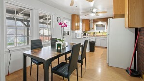 Dining - 2BR1BATH PET-FRIENDLY HOUSE#RV FREE (Ontario)