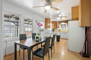 Dining - 2BR1BATH PET-FRIENDLY HOUSE#RV FREE (Ontario)