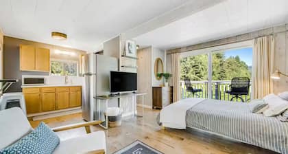 Melody Vineyard Cottage